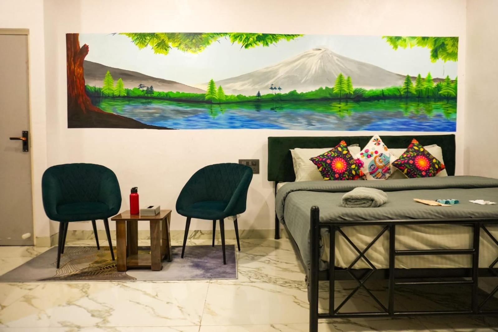 Funky Backpackers Hotel Udaipur Bagian luar foto