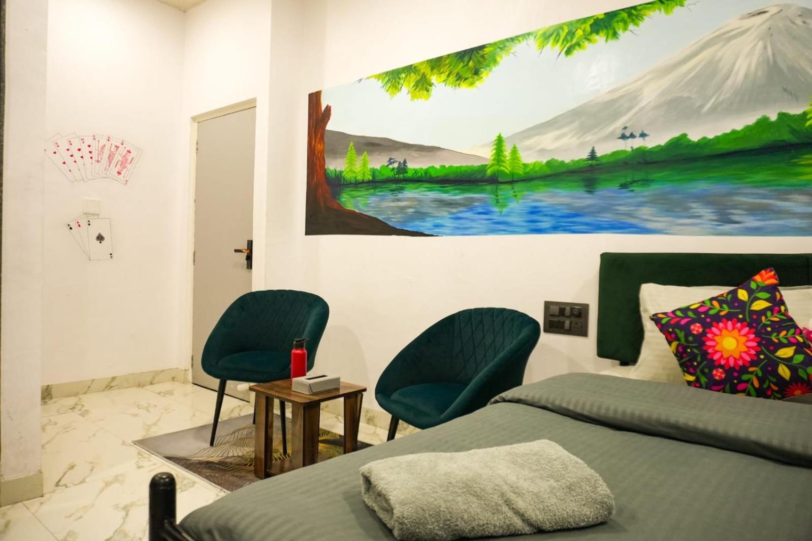 Funky Backpackers Hotel Udaipur Bagian luar foto